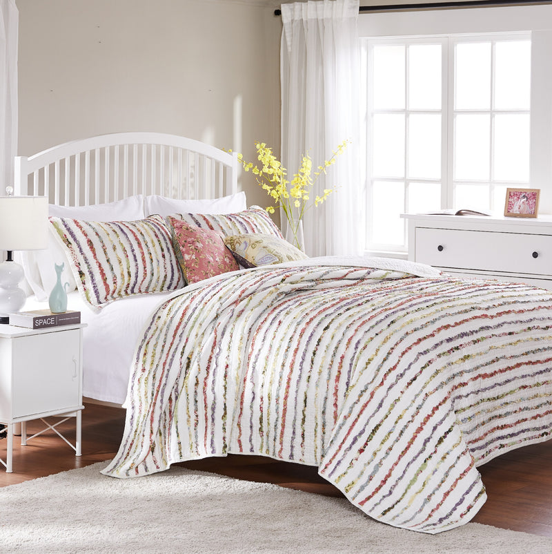 Bella Ruffle Quilt Set