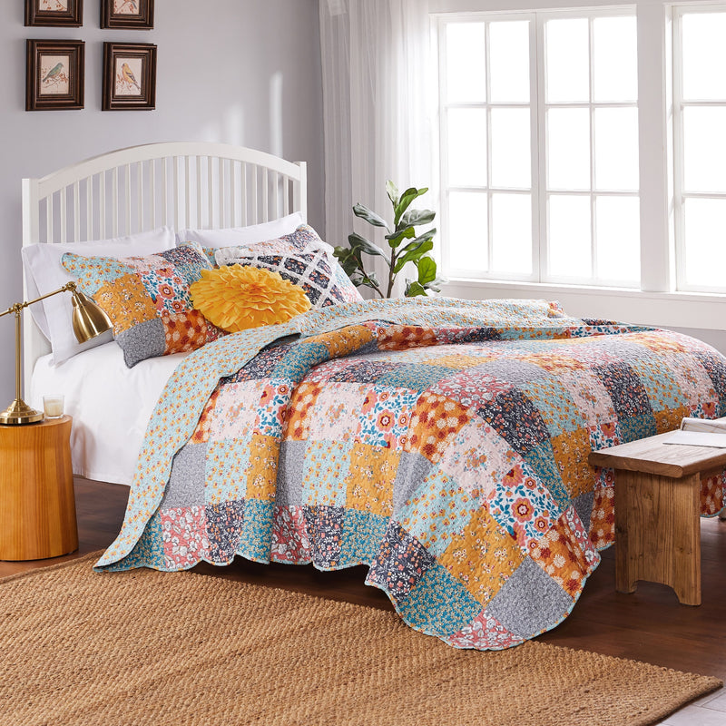 Carlie Quilt Set