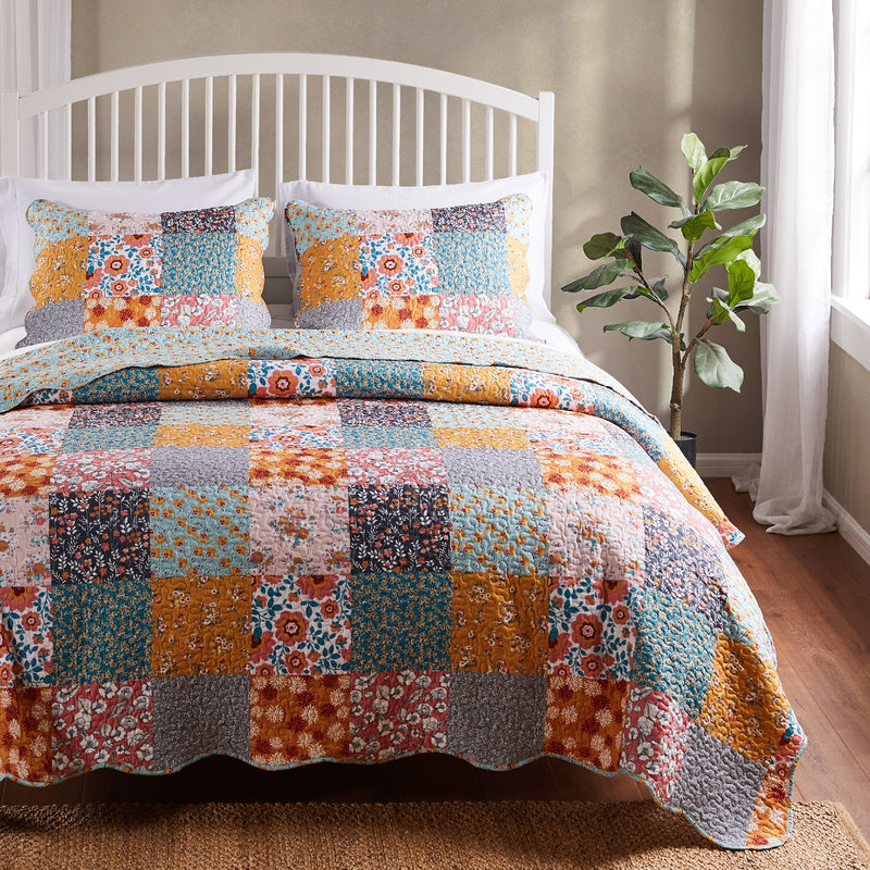 Carlie Quilt Set