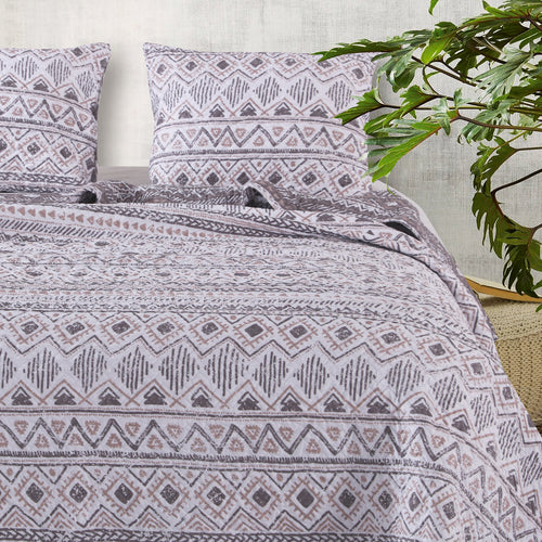 Denmark Quilt Set