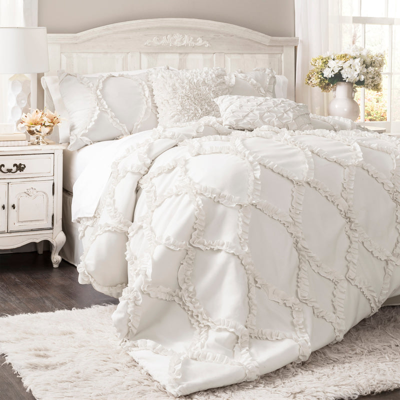 Avon Comforter White 3Pc Set Queen