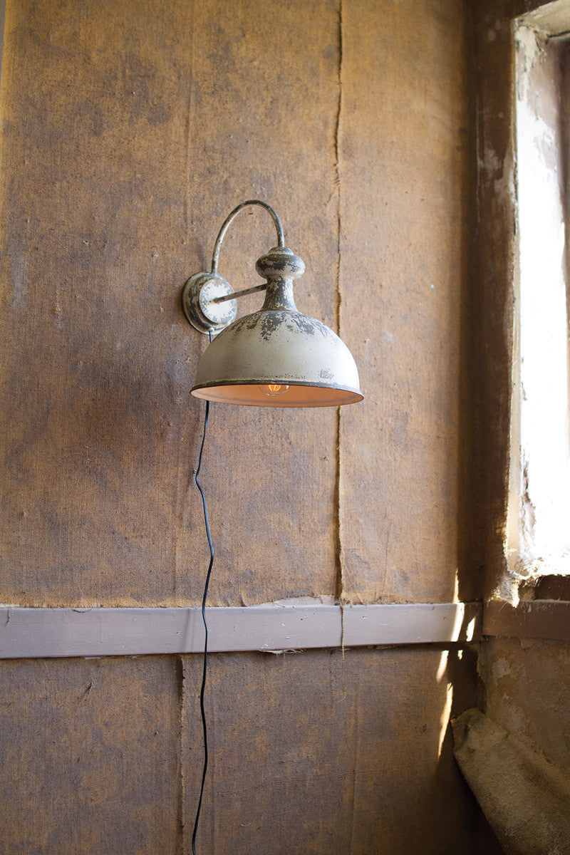 WALL SCONCE LAMP