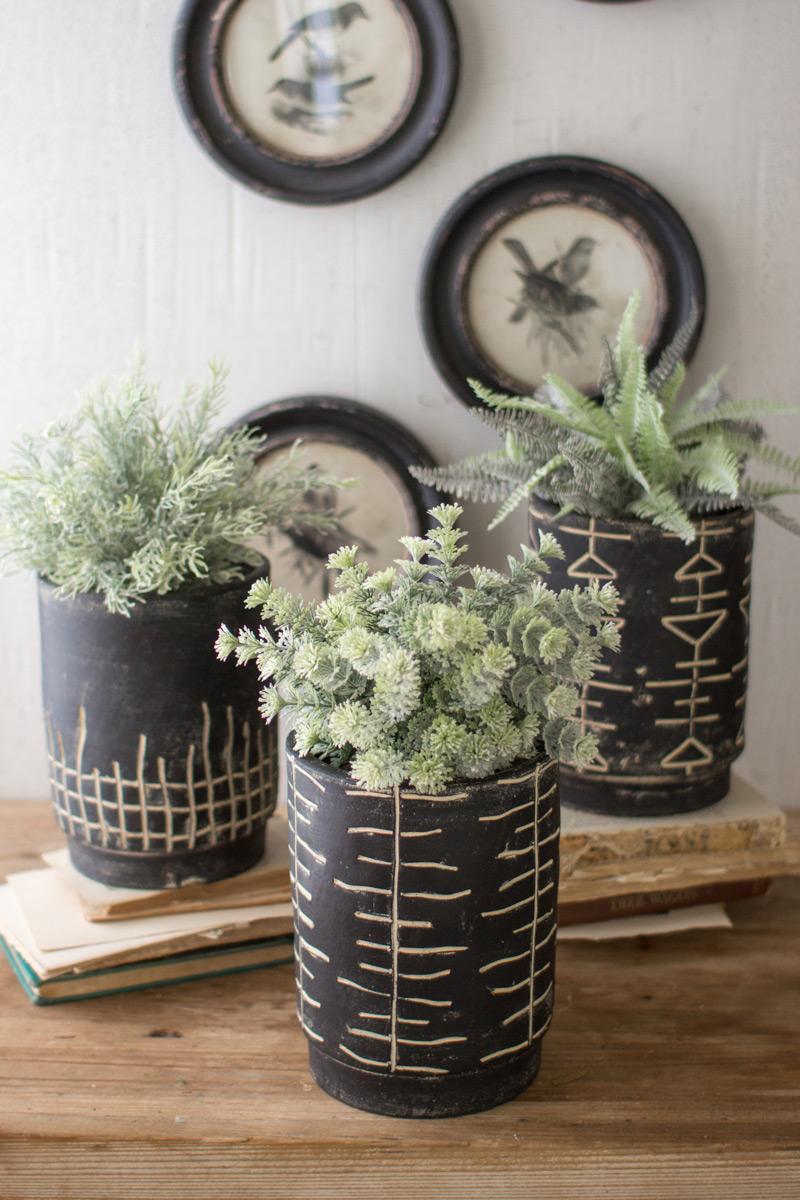 SET OF THREE BLACK AND WHITE CLAY PLANTERS