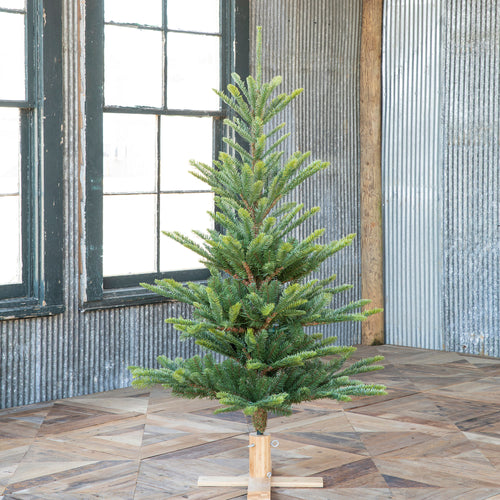 Great Northern Spruce Tree with Micro LED Lights 5'