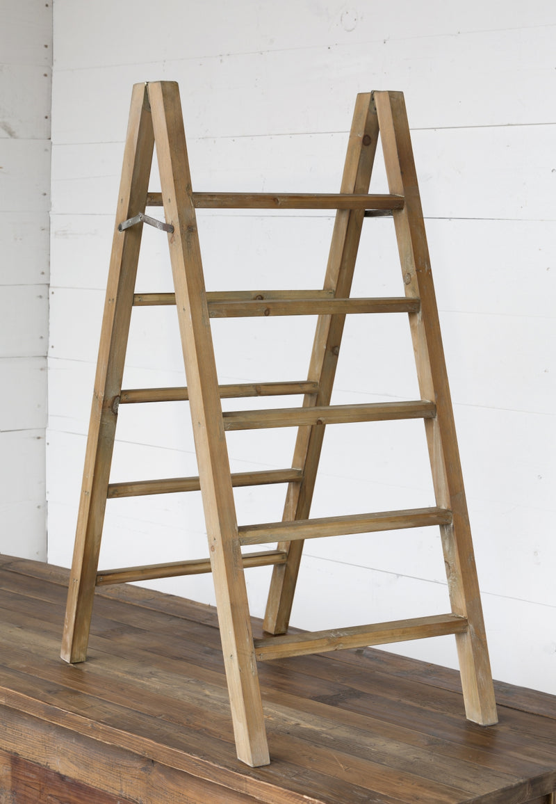 Table Top Display Ladder
