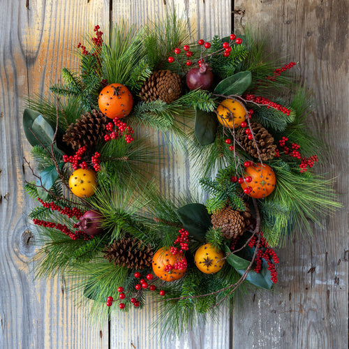 Cloved Fruit And Pine Wreath 24"